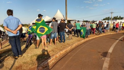 Os motoristas estão nas rodovias de Dourados desde o último dia 21 (Foto: Sidnei Bronka)