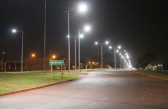 Despacho judicial diz que iluminação pública da Avenida Guaicurus está funcionando (Foto: A. Frota)