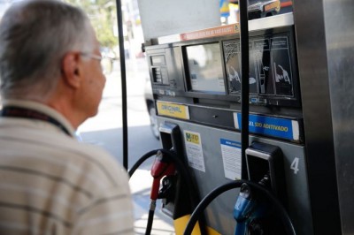 Preço médio da gasolina cai pela terceira semana no país, diz ANP (Fernando Frazão/Agência Brasil)