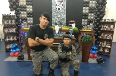 Em Dourados, pai faz festa temática para o filho que sonha ser policial miliar