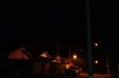 Bairro Ypê Roxo, na Rua Antônio Mendes da Silva na escuridão por falta de iluminação pública (Foto: divulgação/94FM)