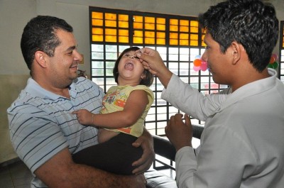 Dourados recebeu 12 mil doses das vacinas e pretende imunizar 95% do público-alvo (Foto: A. Frota)