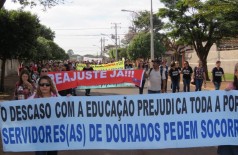 Educadores deflagraram greve nesta sexta-feira em Dourados (Foto: Divulgação/Simted)