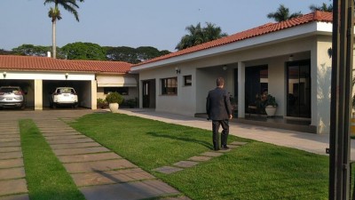 PF durante busca na casa do deputado estadual Zé Teixeira em Dourados (Foto: Adilson Domingos)