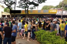 Algazarras em dias de jogos do Brasil na Copa motivaram interdição do bar (Foto: Reprodução)