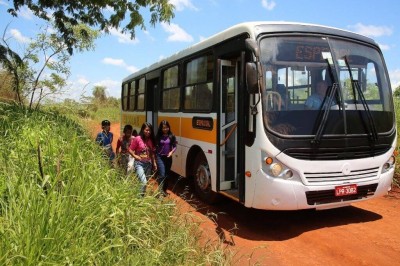 Situação das estradas rurais de Dourados prejudica transporte escolar (Foto: A. Frota)