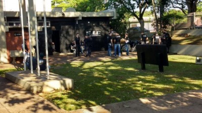 A operação contou com o apoio de policiais de Dourados e de Campo Grande na manhã de hoje (22) - (Foto: Sidnei Bronka)