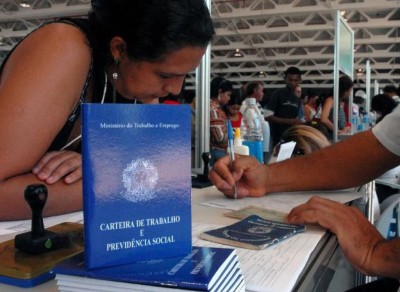 Desemprego cai para 11,9% e tem a menor taxa do ano (Arquivo/Marcello Casal jr/Agência Brasil)