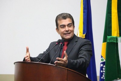 Vereador diz que a educação precisa ser tratada com prioridade (Foto: Thiago Morais)