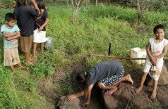 Miséria em meio à riqueza agrícola: indígenas buscam água em fontes insalubres (Foto: Ascom MPF)