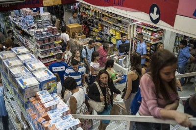 Confiança do comércio passa dos 100 pontos pela primeira vez desde março de 2014, revela pesquisa (Foto: Marcelo Camargo/Agência Brasil/EBC)