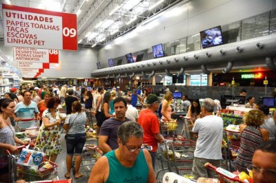 Com feriados e fins de semana prolongados,  supermercados podem perder este ano R$ 1,93 bilhão, diz Fecomércio (Foto: Tânia Rêgo/Agência Brasil)