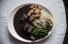 Se a porção de comida é excessiva, a recomendação é não comer tudo, dividir - Arquivo/Agência Brasil