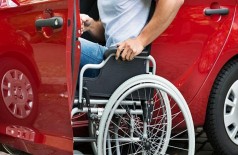Deficientes físicos têm direito a desconto na compra do veículo e no pagamento do tributo (Foto: reprodução)