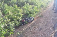 Motociclista é encontrado morto às margens da MS-384 (Foto: reprodução- BV News)