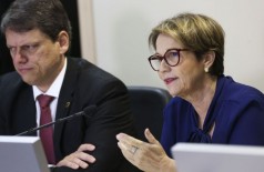 Os ministros Tarcísio Freitas, da Infraestrutura, e Tereza Cristina, da Agricultura  (Foto: Antonio Cruz/ Agência Brasil)