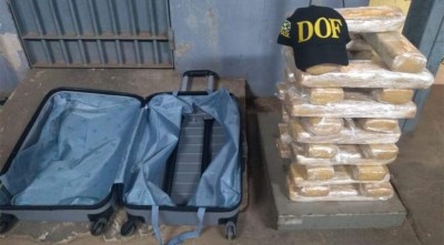 DOF prende mulher transportando droga em van de estudantes na MS-164