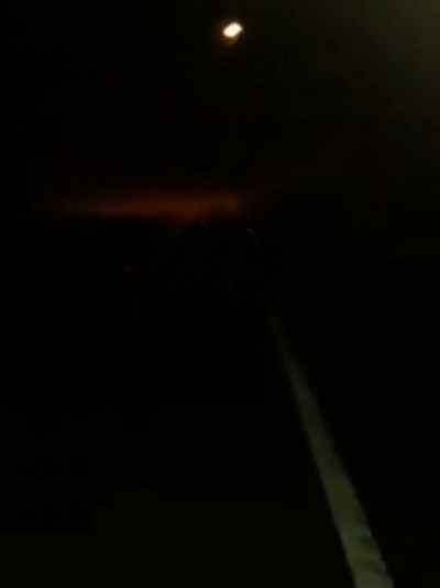 Imagem mostra escuridão no distrito de Vila Vargas (Foto: reprodução/vídeo)