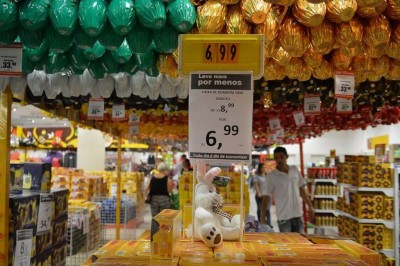 Alta do dólar prejudica vendas para a Páscoa. Consumidor está mais retraído (Arquivo/Rovena Rosa/Agência Brasil)