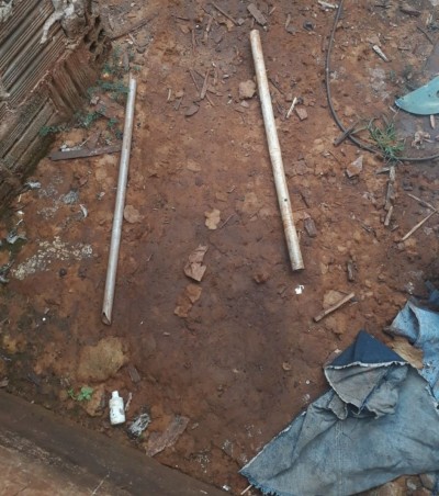 Pedaço de cano utilizado pelo homem para agredir a esposa - Foto: divulgação/Guarda Municipal