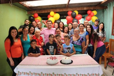 Marçal, Vanessa, Vinicius, dona Sebastiana Vieira da Silva e sua família - Foto: 94FM
