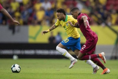 Neymar sofreu um entorse no tornozelo e deixou o campo ainda no primeiro tempo - Lucas Figueiredo - CBF
