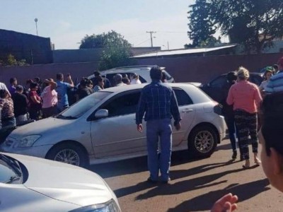 Médico foi morto dentro do carro, em frente à clínica onde trabalhava (Foto: Direto das Ruas)