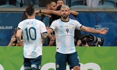 Messi e Agüero formam o trio de ataque argentino com Lautaro Martinez - Foto: CARL DE SOUZA / AFP