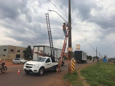 Juiz proibiu prefeitura de usar dinheiro da Cosip e mandou suspender cobrança em bairros que estão às escuras (Foto: A. Frota)