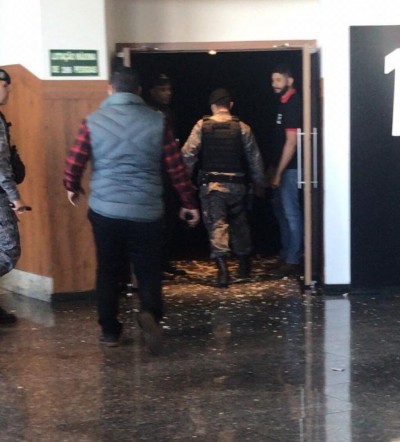 Crime foi cometido em sala de cinema do shopping de Dourados (Foto: 94FM)