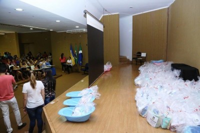 Kit bebê foi distribuído pela Secretaria Municipal de Assistência Social às gestantes atendidas pelo projeto “Cuidar e Gestar” (Foto: A. Frota)