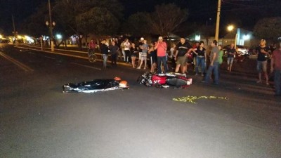 Mototaxista morreu em acidente de trânsito na Rua Coronel Ponciano no dia 9/08 (Foto: Sidnei Bronka)