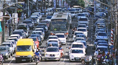 O condutor que for flagrado com o licenciamento em atraso terá que pagar multa  e receberá sete pontos na carteira de habilitação -Foto: Detran-MS