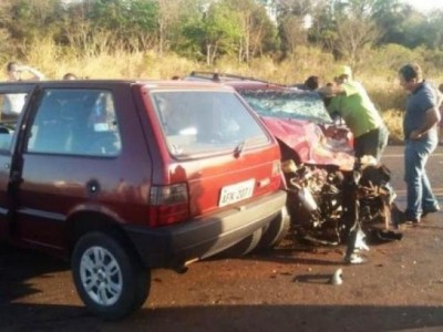 Uma pessoa morre e quatro ficaram feridas em acidente na MS-487 (Foto: divulgação/WhatsApp /Tá na Mídia Naviraí)