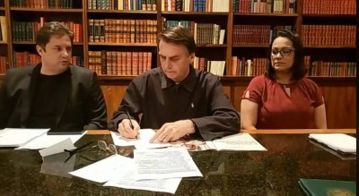 Bolsonaro quer investigar aumento abusivo em postos de combustível (Foto: reprodução/Facebook/Jair Messias Bolsonaro)