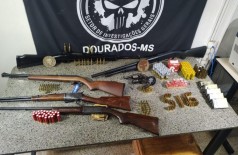 Armas e munições apreendias pela polícia - Foto: Sidnei Bronka