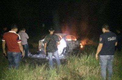 O carro usado pelos pistoleiros foi localizado incendiado - Foto: Ponta Porã News