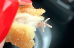 'Pé de galinha' achado em nugget, de acordo com cliente inglesa (Foto: Reprodução/YouTube)