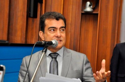 Marçal Filho tem apresentado projetos que beneficiam o consumidor em relação às contas de energia (Foto: Luciana Nassar)