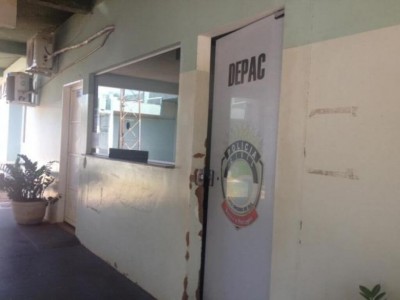 Caso foi registrado na delegacia de plantão da cidade. (Foto: Rádio Caçula)