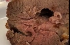 Churrascaria é acusada de servir carne com larvas; veja vídeo (Foto: reprodução/vídeo iG)