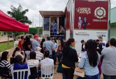 A unidade móvel é uma miniatura de um fórum (Foto: Divulgação/TJ-MS)