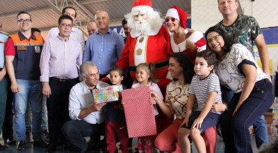 Encerramento teve a participação de 140 crianças de comunidades carentes da Capital (Foto: Chico Ribeiro)