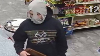 Ladrão põe cueca na cabeça durante assalto nos EUA - Foto: Divulgação/Moberly Police Department