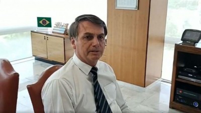 Presidente Jair Bolsonaro faz live após pronunciamento do presidente dos EUA, Donald Trump (Foto: Reprodução/Facebook)