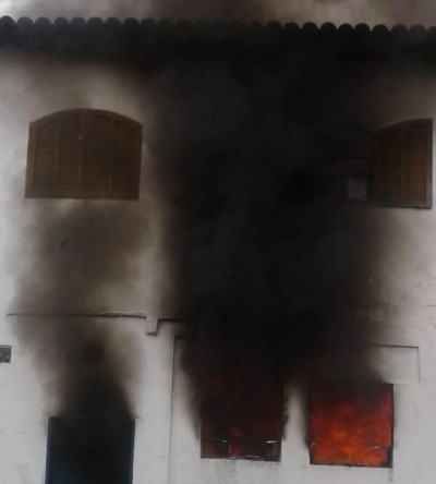 Incêndio mata três crianças no RJ (Foto: reprodução)
