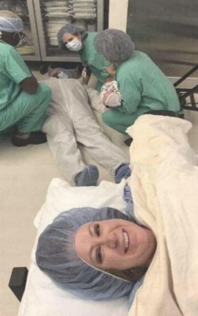 Pai desmaia durante parto e imagem viraliza nas redes sociais (Foto: reprodução/Instagram)