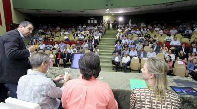 Audiência pública reuniu segmentos da sociedade organizada, investidores e gestores municipais (Foto: Saul Schramm)