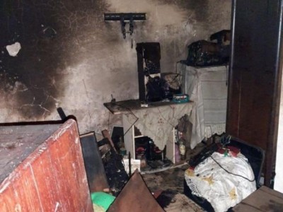 Casa ficou destruída pelas chamas no bairro Cervejaria, em Corumbá. (Foto: Divulgação/Corpo de Bombeiros)