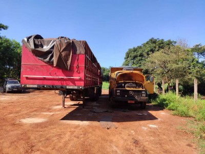 Vários caminhões e documentos foram apreendidos na operação - Foto: divulgação/PC